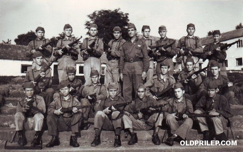 1970: Прилепчани во предвојничката школа организирана во с. Ротино (Битолско).