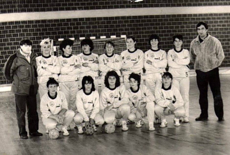 Сезона 1987/88:  Второлигашката екипа на ЖРК „Тутунски Комбинат“, ...