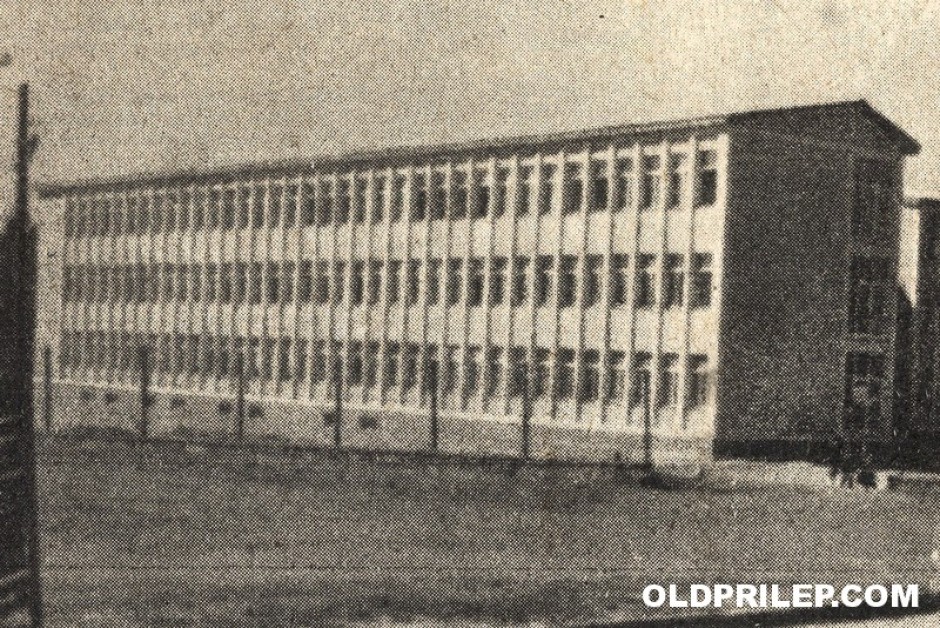 1965: Новоизграденото ОУ „Рампо Левката“ во подрачјето на Старо Корзо
