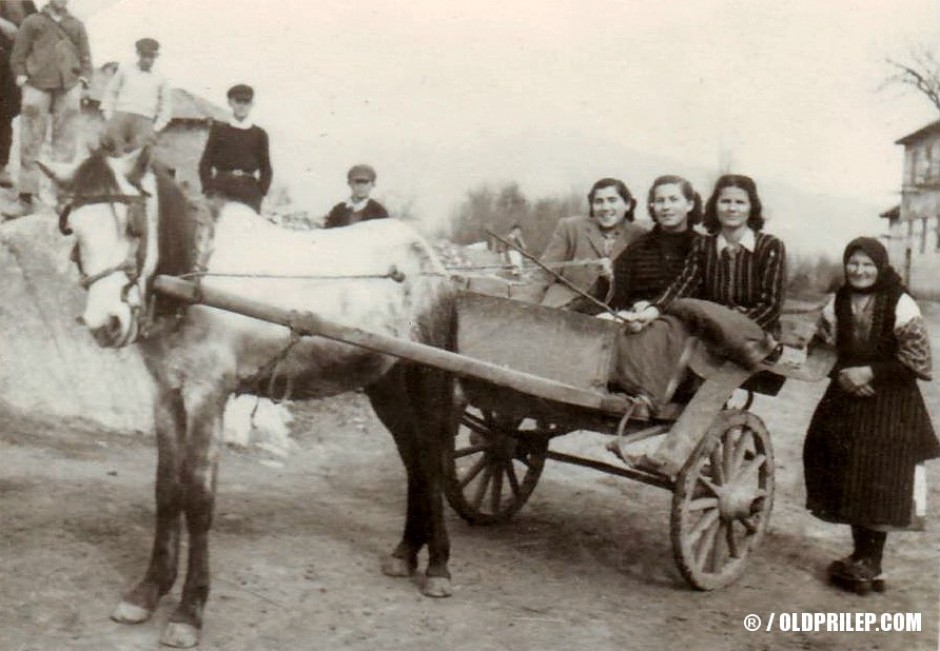 Мај, 1951: Долнени.