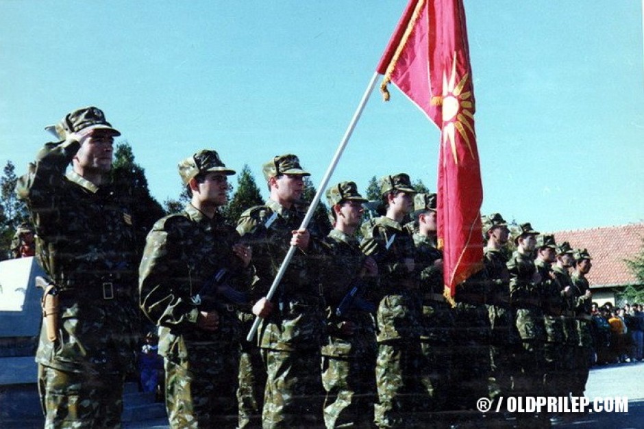 8 ноември 1992 година... Полагање свечена обврска на војниците од прилепскиот гарнизон на АРМ