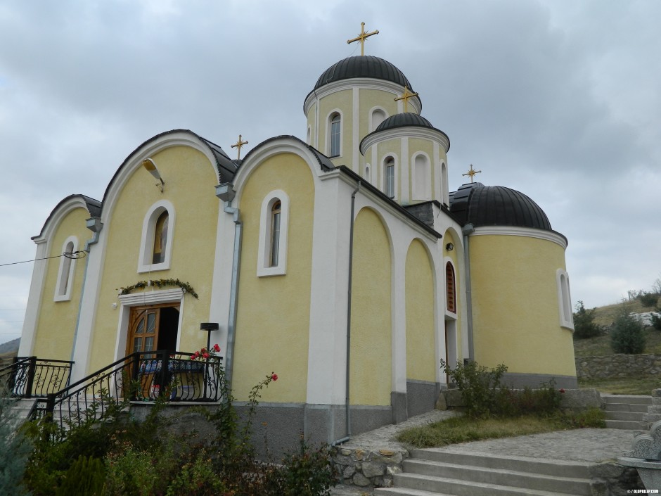 Манастир „Света Петка“, село Лениште