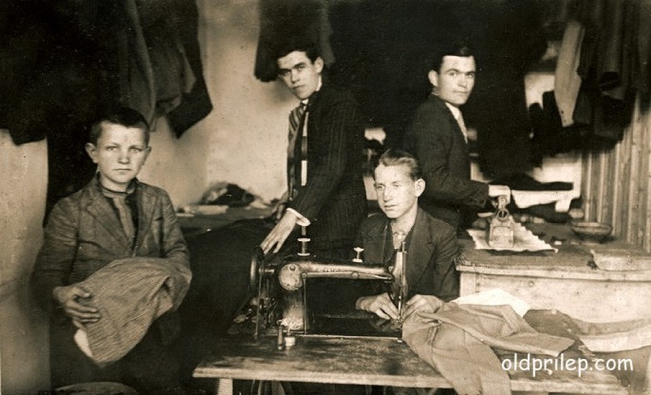 1936: Во работилницата кај Пројко шнајдерот