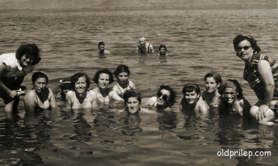 1954: Прилепчанки на летовање во Дојран...