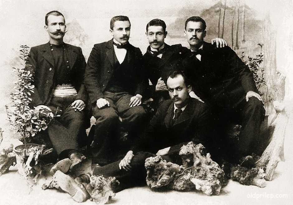 1902/03: Затворници во Куршумли ан во Скопје: Антим Катланов, Илија Керемитчиев, Димитар Ночов, Владимир Карамфилов и Михаил Ангелов
