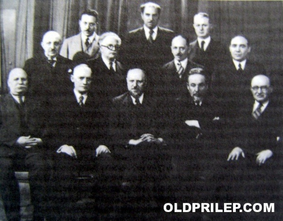 Настоjaтелитe на Бугарската економска заедница. Јанчулев е трет во третиот ред.