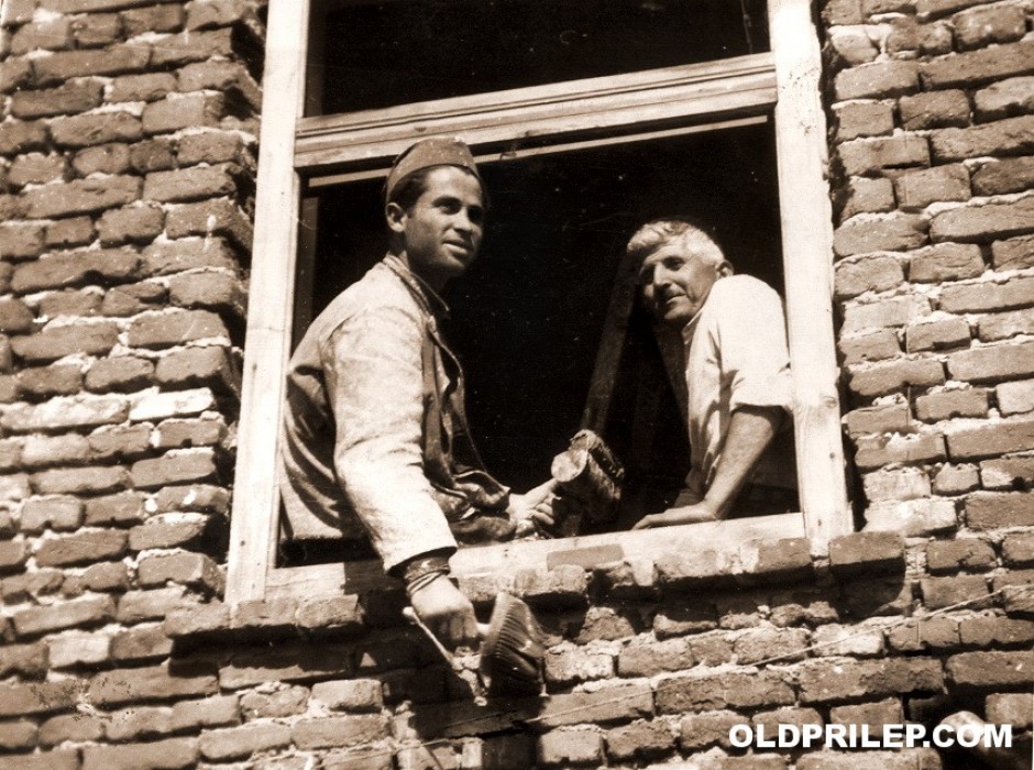1958: Ѕидање на куќа во Старо Корзо...
