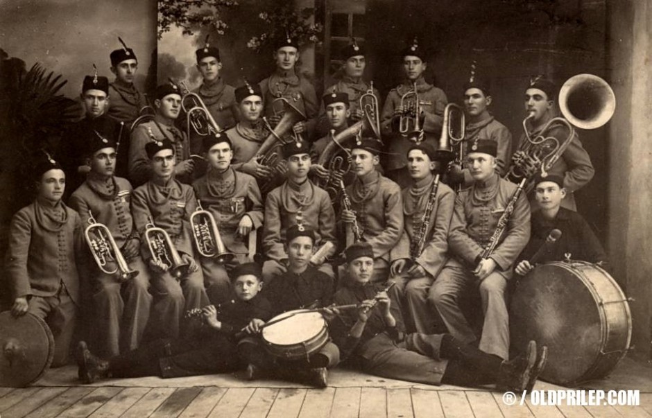 1931: Прилепска соколска музика под диригентство на капелникот Ѓорѓи Шабанче...