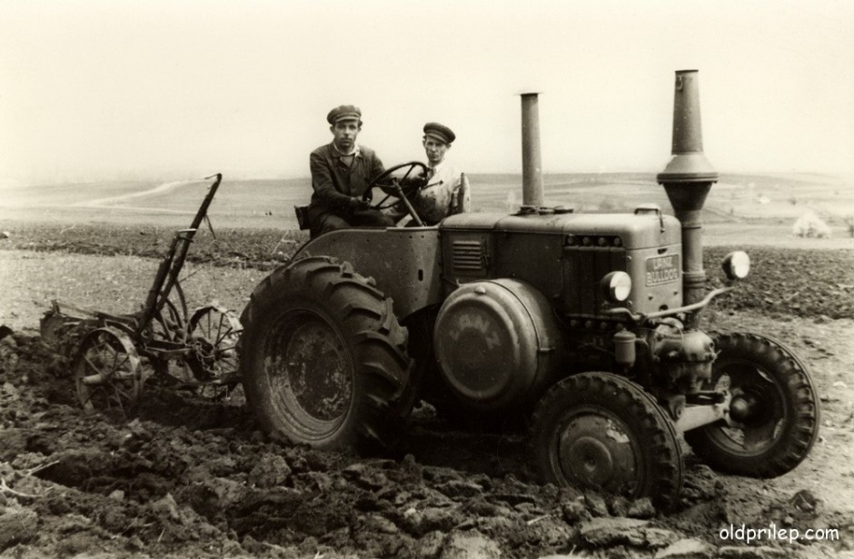 Трактор „Lanz Bulldog trekker“ од 1938 година, сопственост на ЗИК „Прилеп“