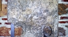 Надгробната плоча од баба Мита од Миџовци.