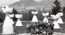 Мај 1972: „Распеани Прилепчани“ на снимањето на серијалот  „Распеани градови“