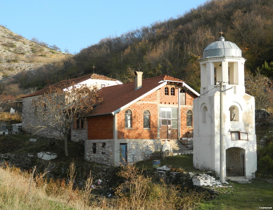 Црква „Свети Кузман и Дамјан“, село Плетвар