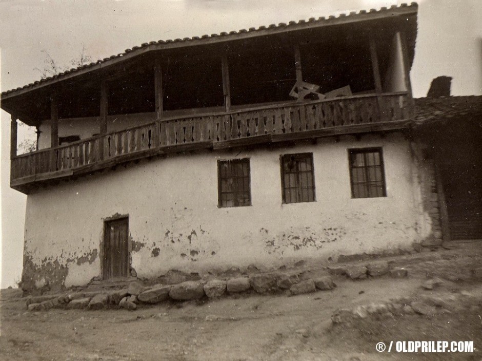 „Марков Град (Варош): Стара школа отворена 1869“.