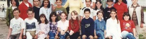 Учебна 2001/02: Ученици од IIIа одделение при ОУ „Кире Гаврилоски - Јане“ со учителката  Сузана Спиркоска 